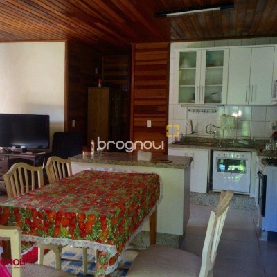 Sítio com 17763m², 3 quartos (sendo 1 suíte), 1 garagem, no bairro Vargem Pequena em Florianópolis