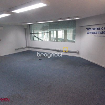 Loja com 1137m², no bairro Centro em Florianópolis