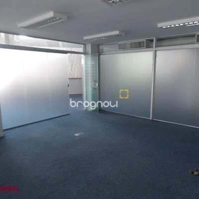 Loja com 1137m², no bairro Centro em Florianópolis