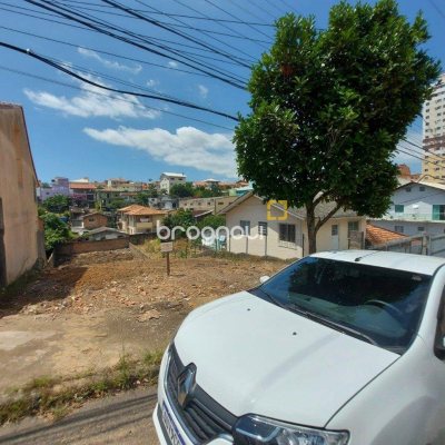 Terreno com 449m², no bairro Barreiros em São José