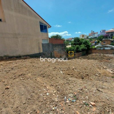 Terreno com 449m², no bairro Barreiros em São José