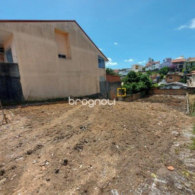 Terreno com 449m², no bairro Barreiros em São José