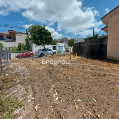Terreno com 449m², no bairro Barreiros em São José
