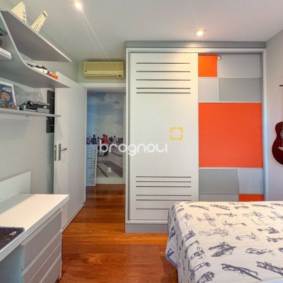 Apartamento com 130m², 3 quartos (sendo 2 suítes), 2 garagens, no bairro Coqueiros em Florianópolis