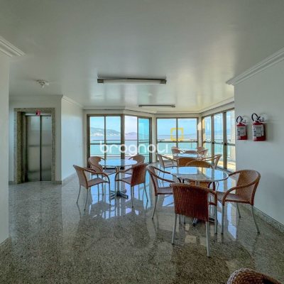 Apartamento com 130m², 3 quartos (sendo 2 suítes), 2 garagens, no bairro Coqueiros em Florianópolis