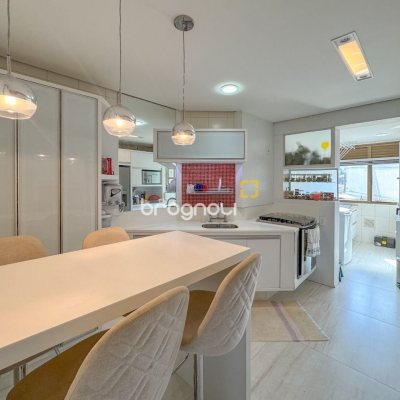 Apartamento com 130m², 3 quartos (sendo 2 suítes), 2 garagens, no bairro Coqueiros em Florianópolis