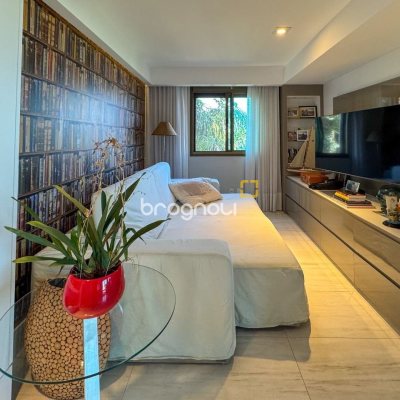 Apartamento com 130m², 3 quartos (sendo 2 suítes), 2 garagens, no bairro Coqueiros em Florianópolis