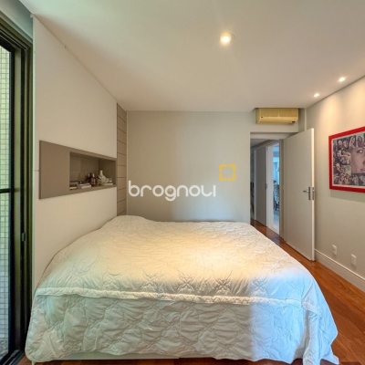 Apartamento com 130m², 3 quartos (sendo 2 suítes), 2 garagens, no bairro Coqueiros em Florianópolis