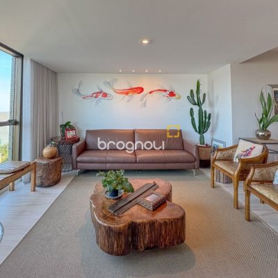 Apartamento com 130m², 3 quartos (sendo 2 suítes), 2 garagens, no bairro Coqueiros em Florianópolis