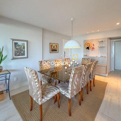 Apartamento com 130m², 3 quartos (sendo 2 suítes), 2 garagens, no bairro Coqueiros em Florianópolis