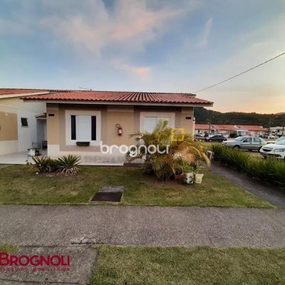 Casa de Condomínio com 51m², 3 quartos, 2 garagens, no bairro Bela Vista em Palhoça