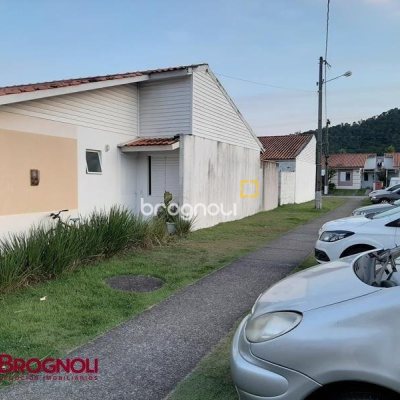 Casa de Condomínio com 51m², 3 quartos, 2 garagens, no bairro Bela Vista em Palhoça