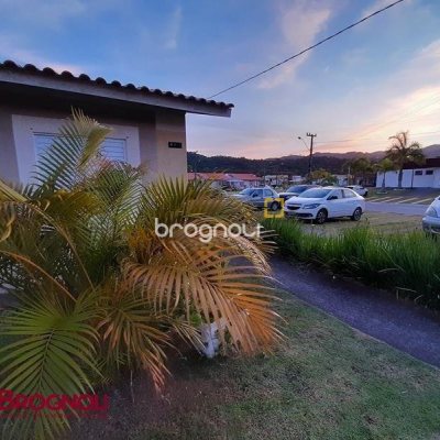 Casa de Condomínio com 51m², 3 quartos, 2 garagens, no bairro Bela Vista em Palhoça