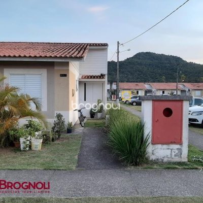 Casa de Condomínio com 51m², 3 quartos, 2 garagens, no bairro Bela Vista em Palhoça