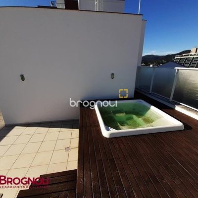 Cobertura com 159m², 3 quartos (sendo 1 suíte), 1 garagem, no bairro Agronômica em Florianópolis