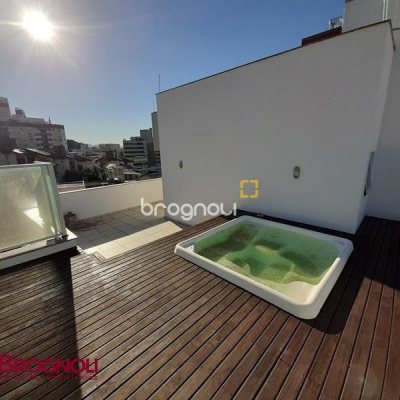 Cobertura com 159m², 3 quartos (sendo 1 suíte), 1 garagem, no bairro Agronômica em Florianópolis