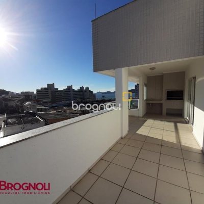 Cobertura com 159m², 3 quartos (sendo 1 suíte), 1 garagem, no bairro Agronômica em Florianópolis