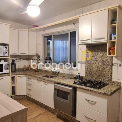 Apartamento com 92m², 2 quartos, 1 garagem, no bairro Centro em Florianópolis