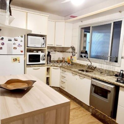 Apartamento com 92m², 2 quartos, 1 garagem, no bairro Centro em Florianópolis