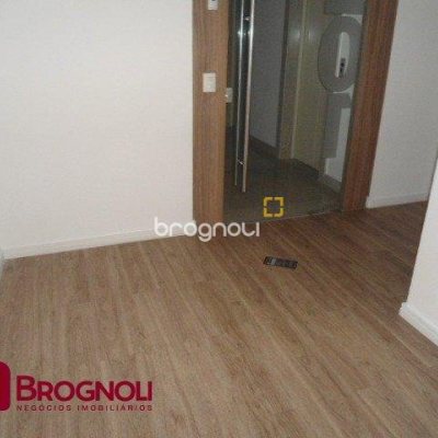 Sala com 336m², 6 garagens, no bairro Centro em Florianópolis