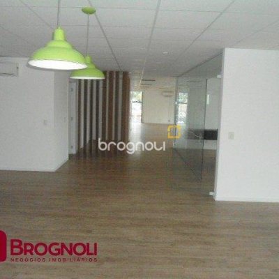 Sala com 336m², 6 garagens, no bairro Centro em Florianópolis