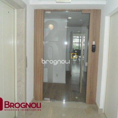 Sala com 336m², 6 garagens, no bairro Centro em Florianópolis