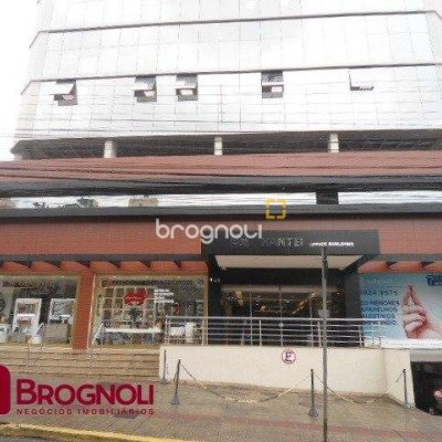 Sala com 336m², 6 garagens, no bairro Centro em Florianópolis