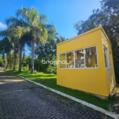 Terreno com 450m², no bairro Ratones em Florianópolis