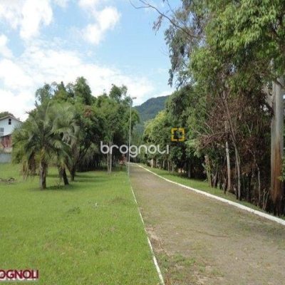 Terreno com 450m², no bairro Ratones em Florianópolis