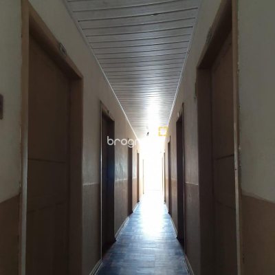 Prédio com 461m², 4 garagens, no bairro Estreito em Florianópolis