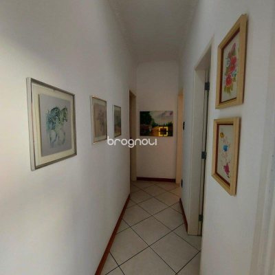 Casa com 323m², 4 quartos (sendo 1 suíte), 3 garagens, no bairro Barreiros em São José