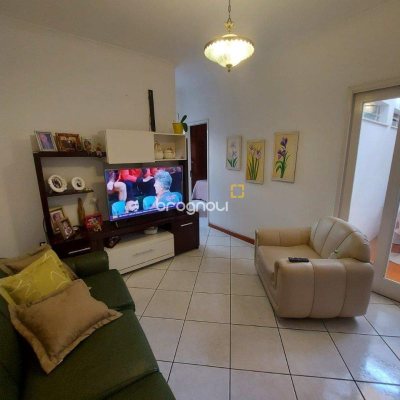 Casa com 323m², 4 quartos (sendo 1 suíte), 3 garagens, no bairro Barreiros em São José