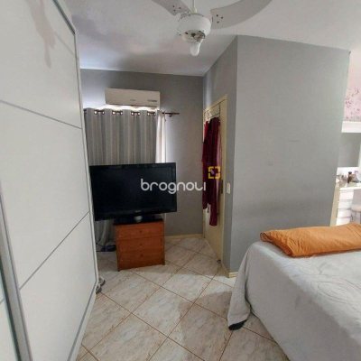 Casa com 323m², 4 quartos (sendo 1 suíte), 3 garagens, no bairro Barreiros em São José
