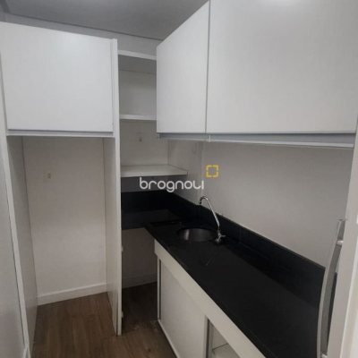 Sala com 136m², 3 garagens, no bairro Centro em Florianópolis