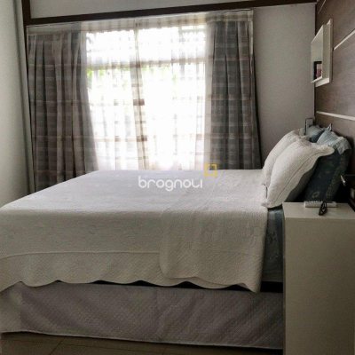 Casa com 320m², no bairro Canasvieiras em Florianópolis