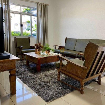 Casa com 320m², no bairro Canasvieiras em Florianópolis