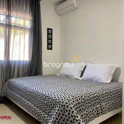 Casa com 320m², no bairro Canasvieiras em Florianópolis