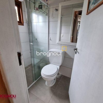 Casa com 300m², 3 quartos (sendo 2 suítes), 2 garagens, no bairro Sambaqui em Florianópolis