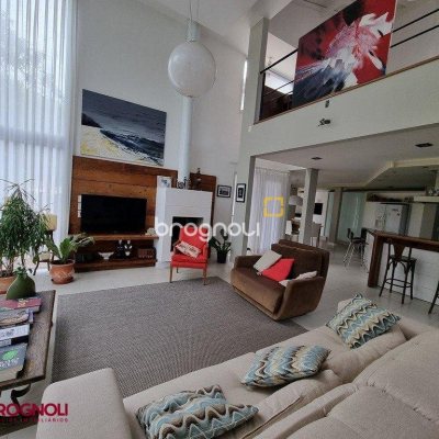 Casa com 300m², 3 quartos (sendo 2 suítes), 2 garagens, no bairro Sambaqui em Florianópolis