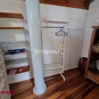 Casa com 300m², 3 quartos (sendo 2 suítes), 2 garagens, no bairro Sambaqui em Florianópolis