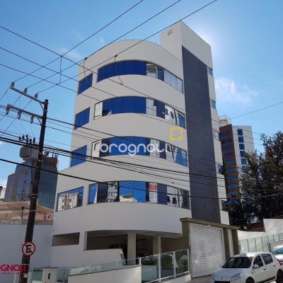 Prédio com 600m², 8 garagens, no bairro Centro em Florianópolis