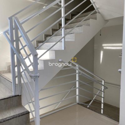 Prédio com 600m², 8 garagens, no bairro Centro em Florianópolis
