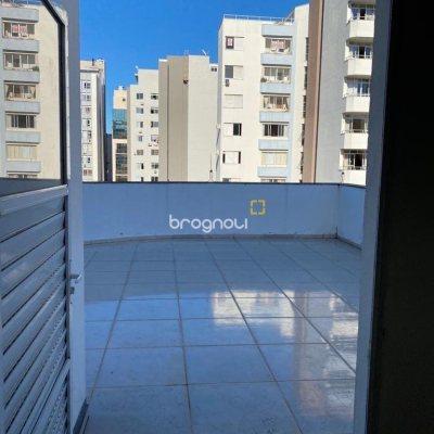 Prédio com 600m², 8 garagens, no bairro Centro em Florianópolis