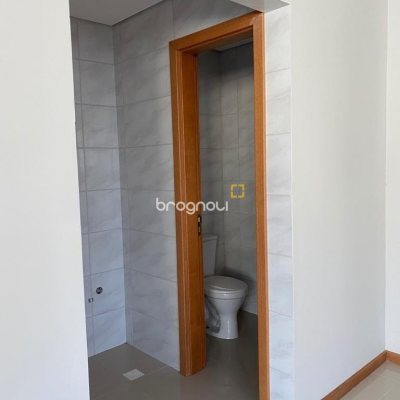 Prédio com 600m², 8 garagens, no bairro Centro em Florianópolis