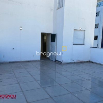 Prédio com 600m², 8 garagens, no bairro Centro em Florianópolis