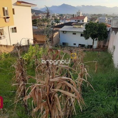 Terreno com 360m², no bairro Fazenda Santo Antônio em São José