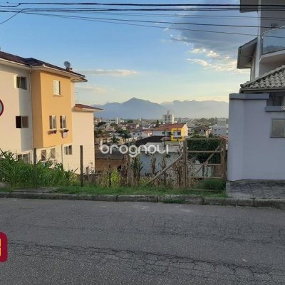 Terreno com 360m², no bairro Fazenda Santo Antônio em São José