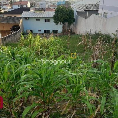 Terreno com 360m², no bairro Fazenda Santo Antônio em São José
