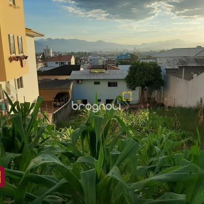 Terreno com 360m², no bairro Fazenda Santo Antônio em São José