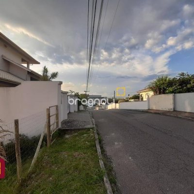 Terreno com 360m², no bairro Fazenda Santo Antônio em São José